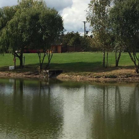 Elton Barn Fishery & Retreat Nottingham Esterno foto